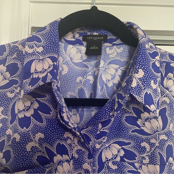 Ann Taylor Blue Floral Sleeveless Blouse - Picture 2 of 11